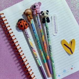 LÁPIS HB ABRAÇADINHOS – COM PONTEIRA DE BORRACHA