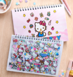 CADERNO ADESIVO HELLO KITTY / 300 ADESIVOS